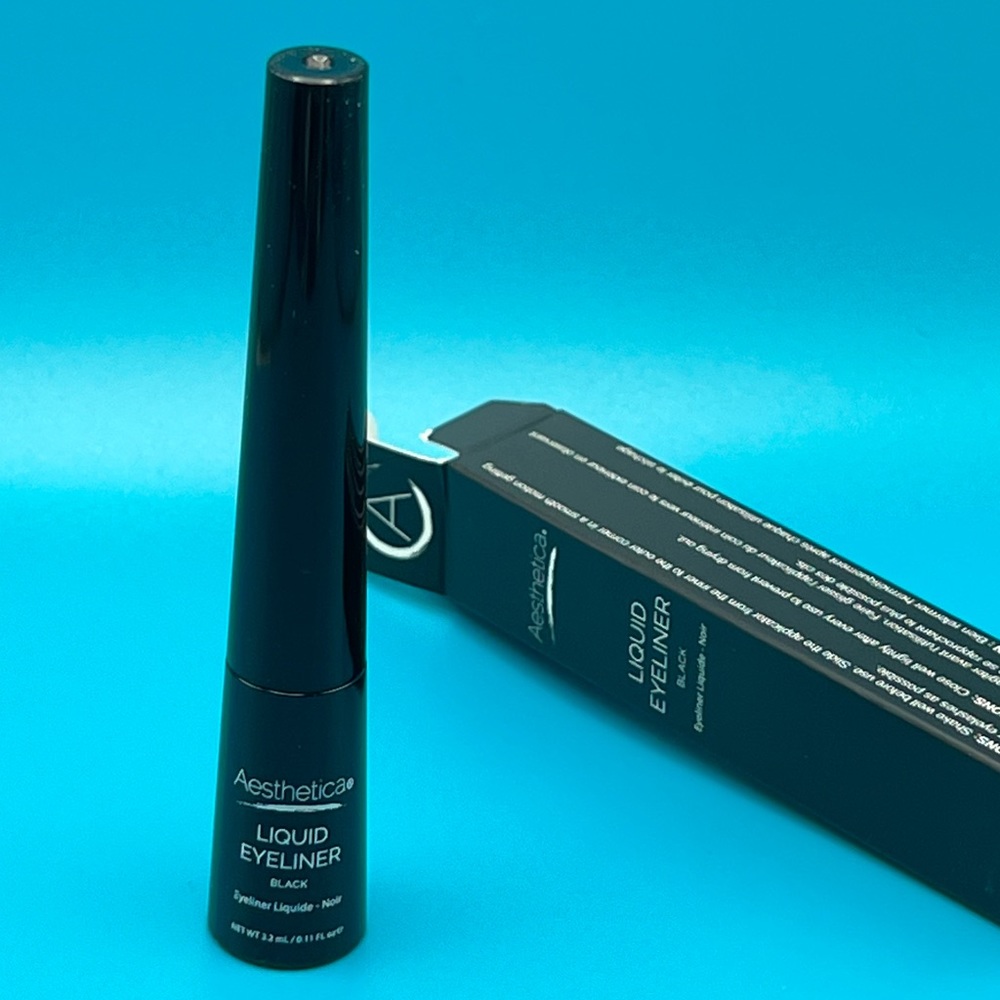 AESTHETICA LIQUID EYELINER in Black Brand New